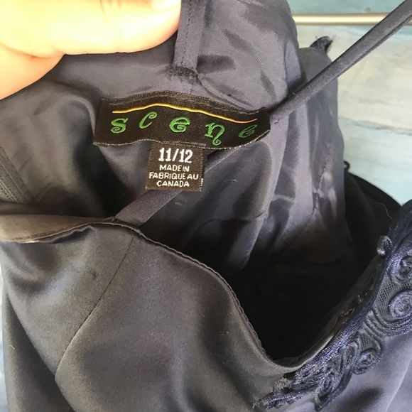 Navy Blue Dress Scene - Picture 3 of 7